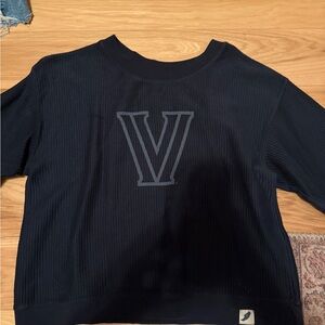 Villanova V sweater